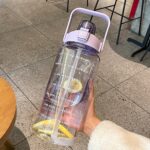 GYBL4503 2000ml Stor-kapasitet Utendørs Sport Vannflaske med sugerør, Spesifikasjon: Lilla