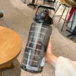 GYBL4503 2000ml Stor-kapasitet Utendørs Sportsvannflaske med sugerør, Spesifikasjon: Svart