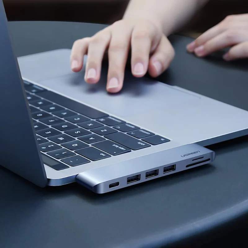 Ugreen multifunksjonell HUB 2x USB Type C til 3x USB 3.0 / TF / SD / USB Type C for MacBook Pro / Air grå (CM251 60560)